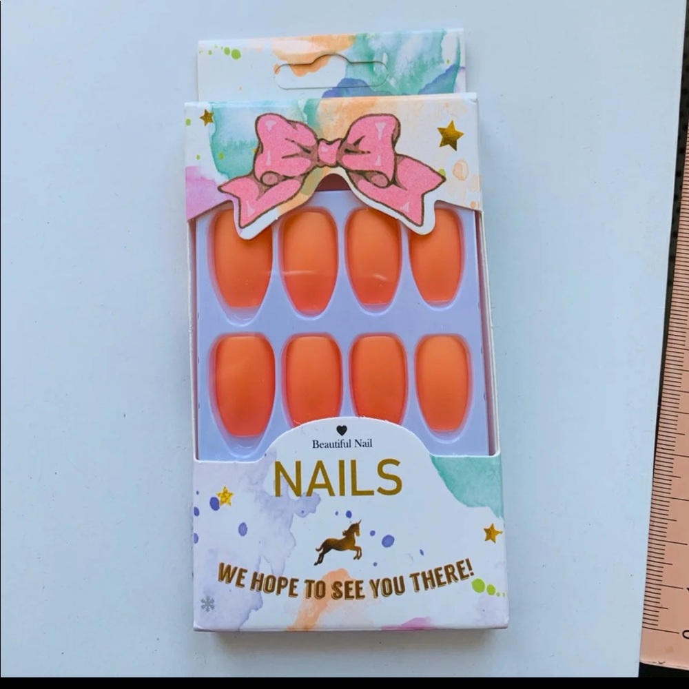 Fake nails